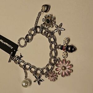 Bumble Bee Silvertone & Enamel  8" Charm Bracelet